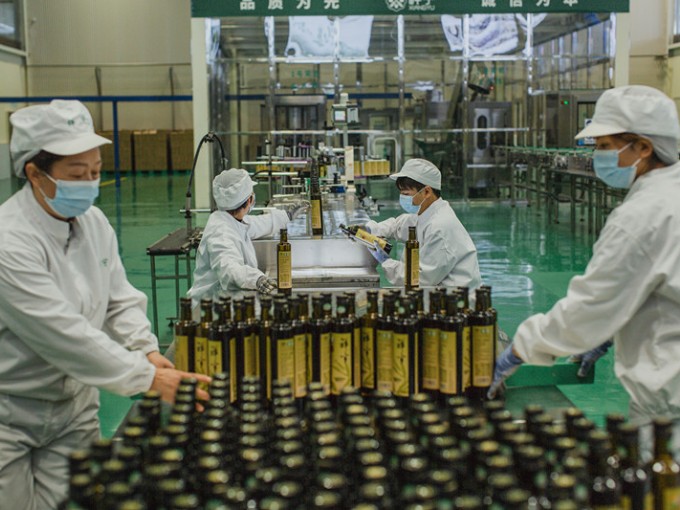 大家都知道，每一滴醇香的祥宇莊園橄欖油，都源自一顆顆小小的油橄欖果實(shí)。今天，就讓..